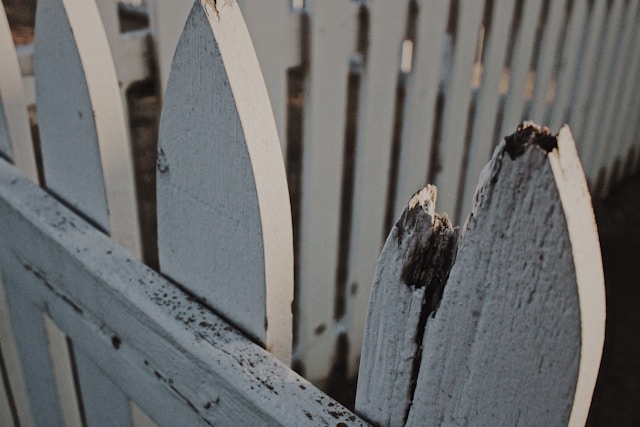 How to Tell If Your Fence Needs a Quick Fix or Full Replacement