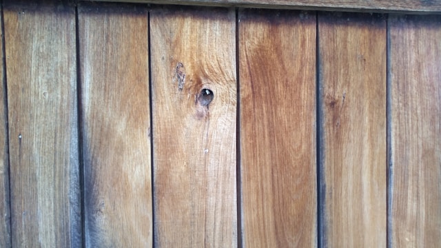 What Lasts Longer: Fence Sealant or Stain? A Newark Expert Breakdown